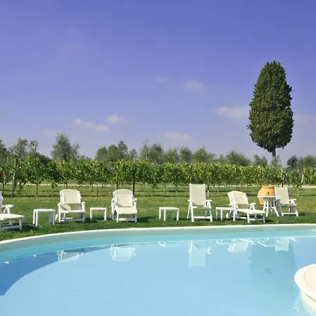 Sleeps 4 Air Con Empoli