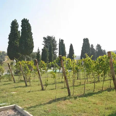 Sleeps 4 Air Con Appartement